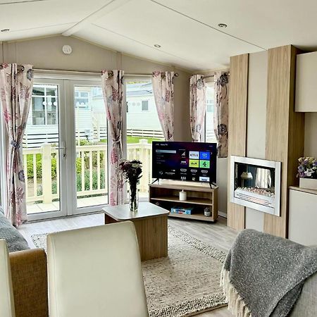 Isle Escape Hotel Rookley ภายนอก รูปภาพ